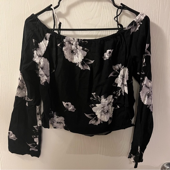 Black and White Rose Long Sleeve Off Shoulder Top - Picture 4 of 4